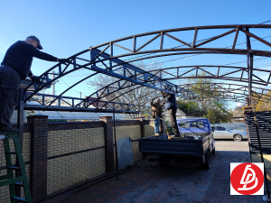 Навес из поликарбоната