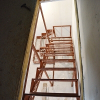 Лестница с пригласительной ступенью